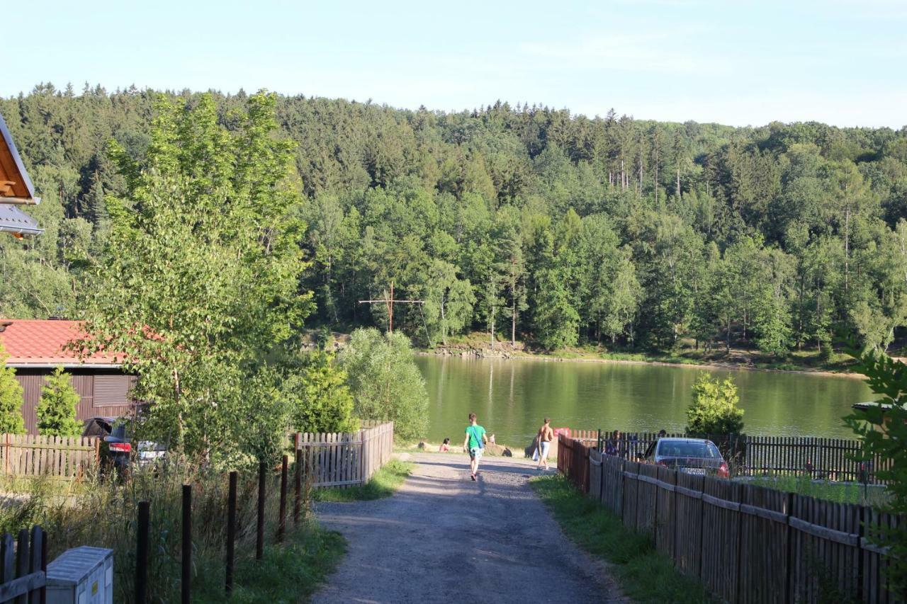 Domki Nad Jeziorem W Karlowicach Karlowice 外观 照片