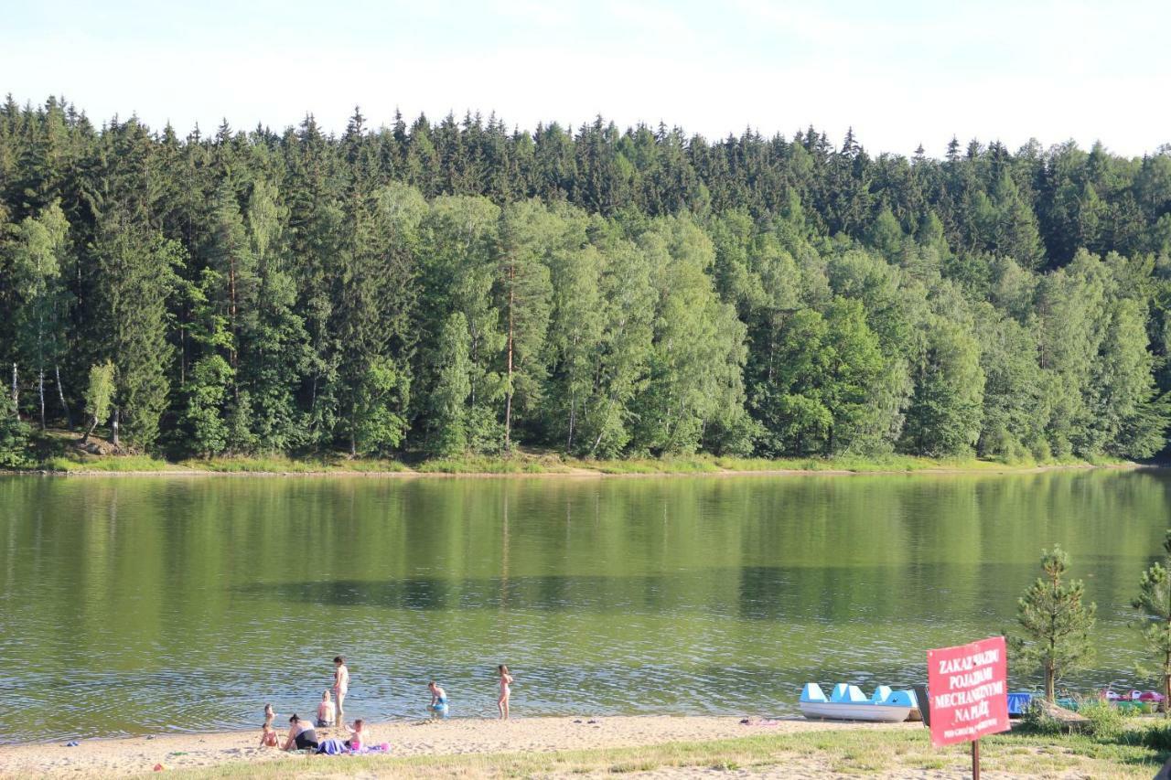 Domki Nad Jeziorem W Karlowicach Karlowice 外观 照片