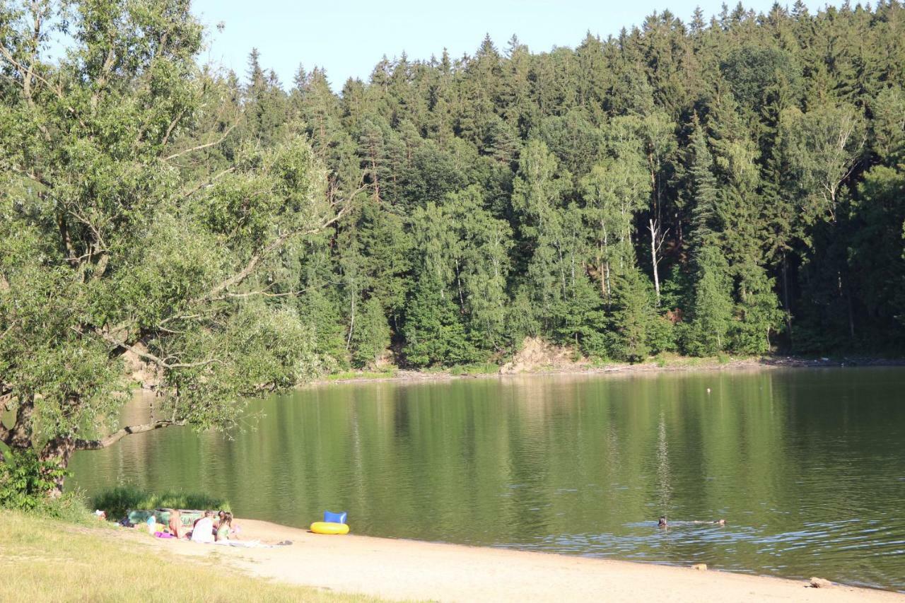 Domki Nad Jeziorem W Karlowicach Karlowice 外观 照片