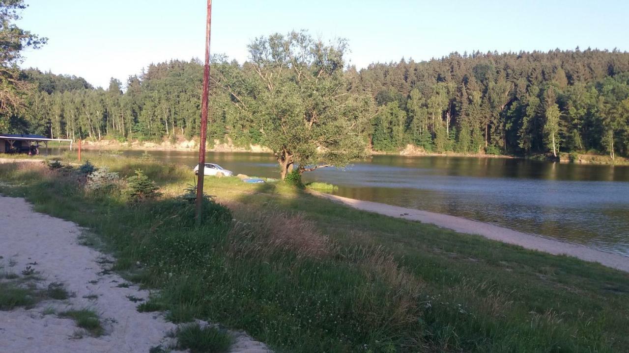 Domki Nad Jeziorem W Karlowicach Karlowice 外观 照片