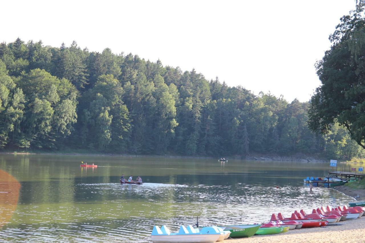 Domki Nad Jeziorem W Karlowicach Karlowice 外观 照片