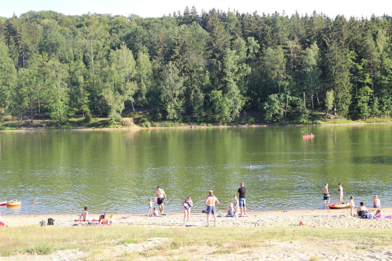 Domki Nad Jeziorem W Karlowicach Karlowice 外观 照片